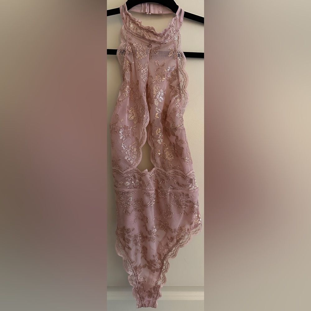 Victoria's Secret NWT Blush Lace Halter Lingerie Bodysuit Women's Sz Medium NEW